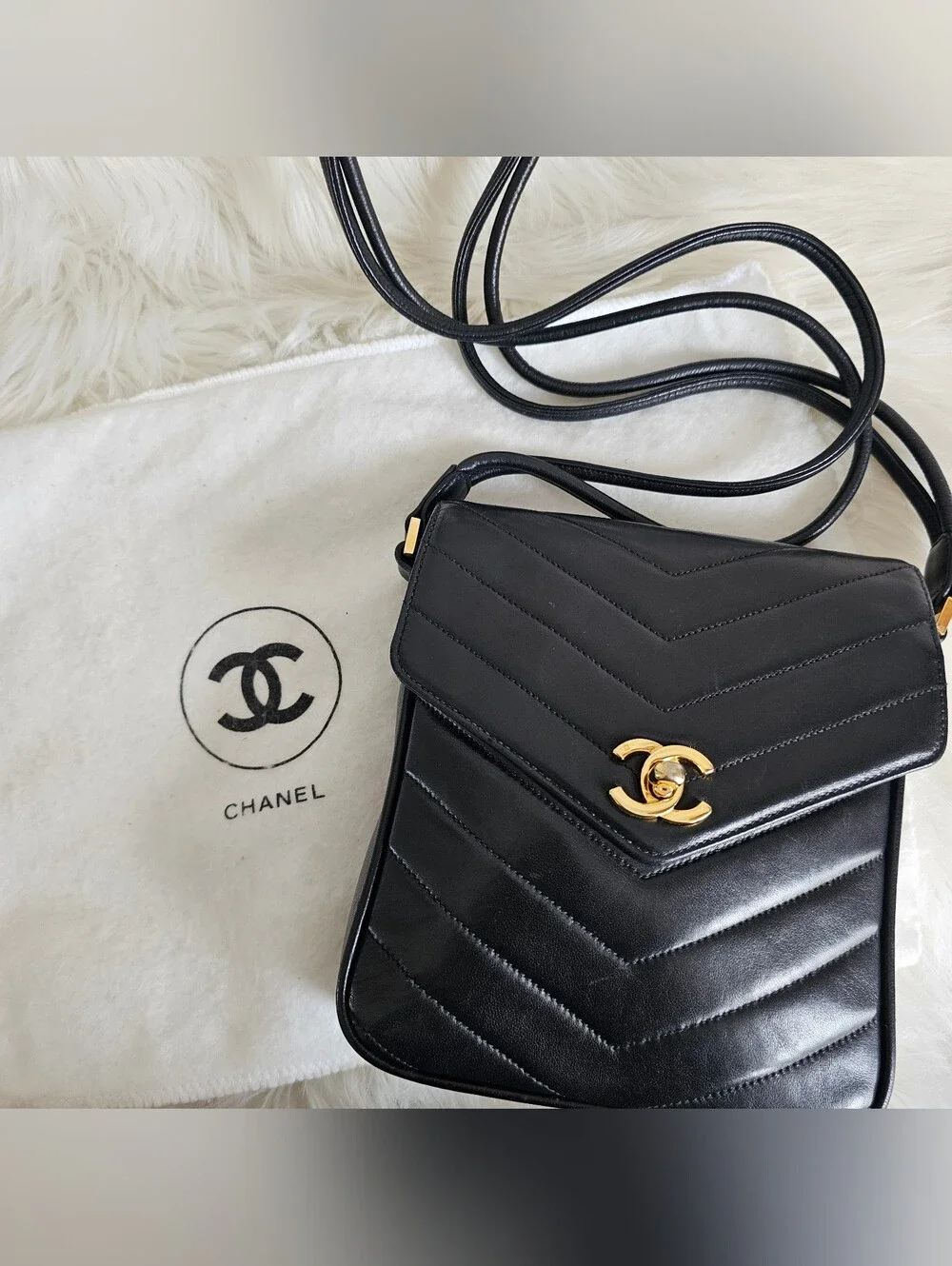 🖤 Chanel Chevron Crossbody 🖤